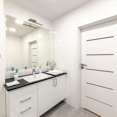 Gdansk Apartments דירה *